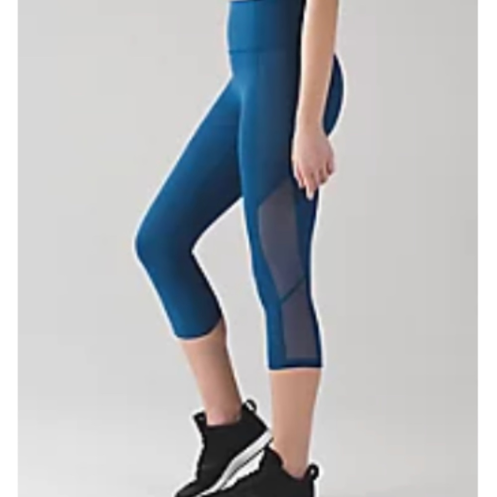 Lululemon Body Con High Rise Crop 21"